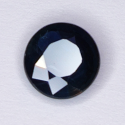 0.89ct Bleu Saphir coupe ovale 5.7x5.7mm