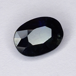 0.81ct Blauer Saphir Ovalschliff 6.5x4.7mm