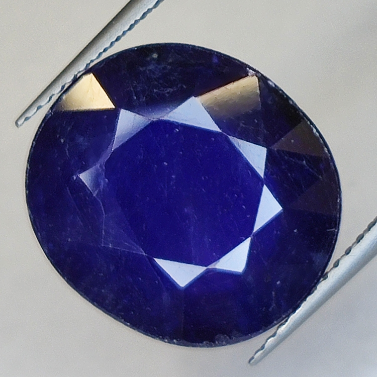 15.86ct Bleu Saphir coupe ovale 16.1x14.2mm