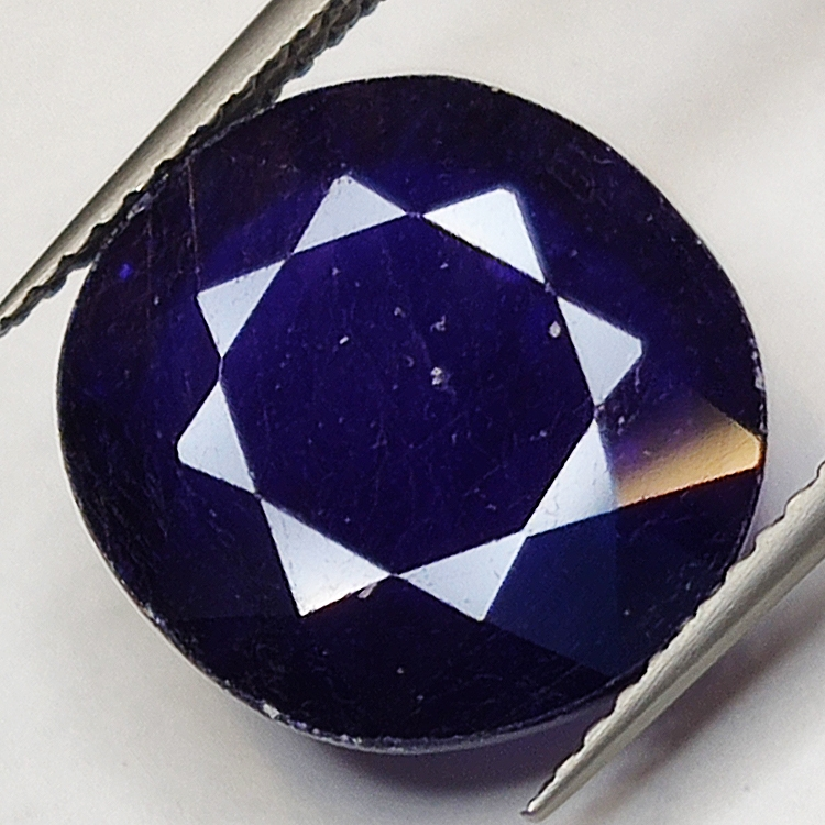 8.63ct Blauer Saphir Ovalschliff 13.5x12.4mm