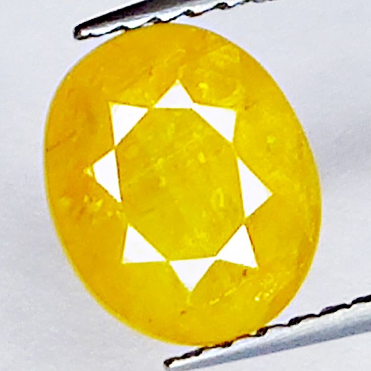 2.26ct Zafiro Amarillo talla oval 7.9x6.5mm