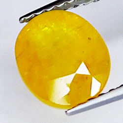 2.26ct Zaffiro Giallo taglio ovale 7.9x6.5mm