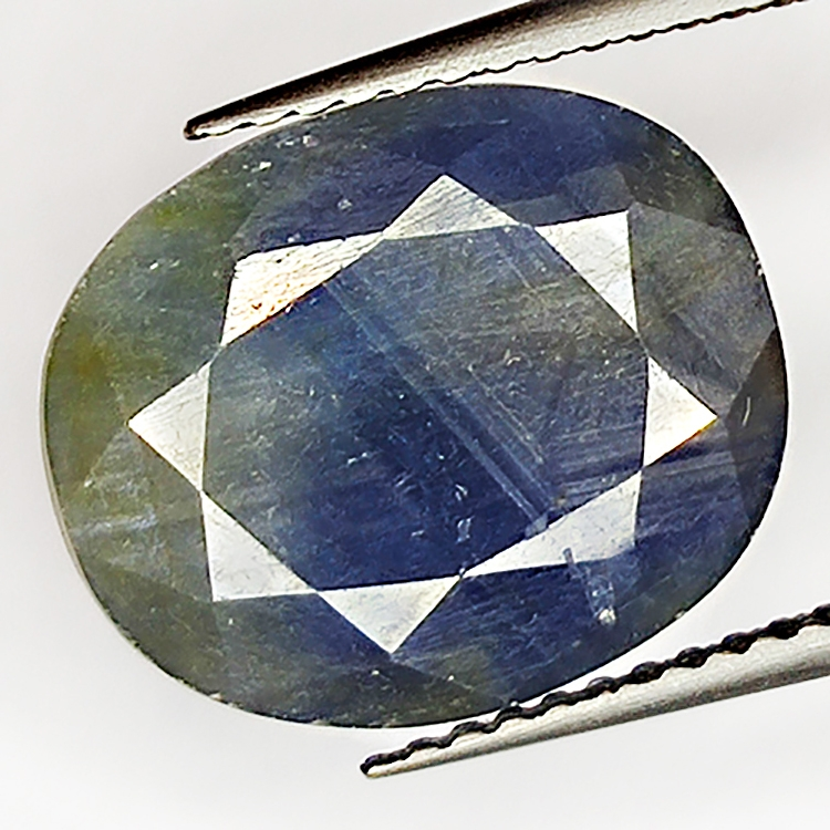 10.55ct Blauer Saphir Ovalschliff 13.5x11.3mm