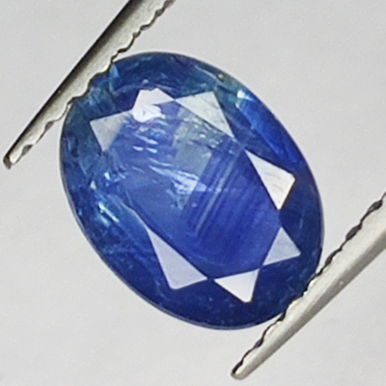 1.30ct Blauer Saphir Ovalschliff 7.8x5.9mm