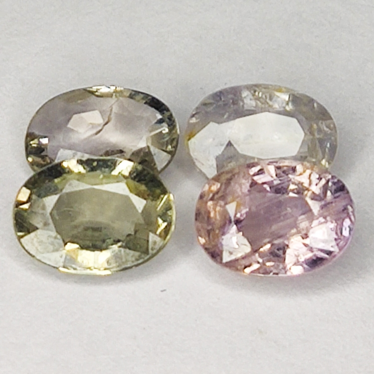 3.85ct Saphir Multicolore coupe ovale 6.9x5.1mm 4pcs