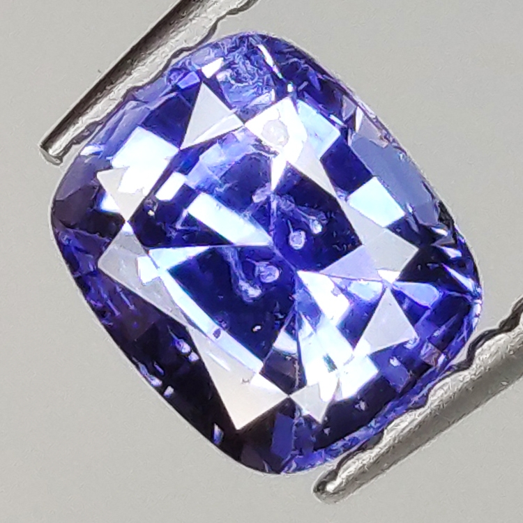 0,98ct Blauer Saphir Kissenschliff 5,9x4,9mm