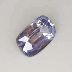 1.31ct Saphir Violet coupe coussin 7.9x5.0mm