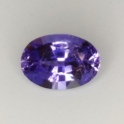 0.85ct Zaffiro Viola taglio ovale 6.7x4.7mm