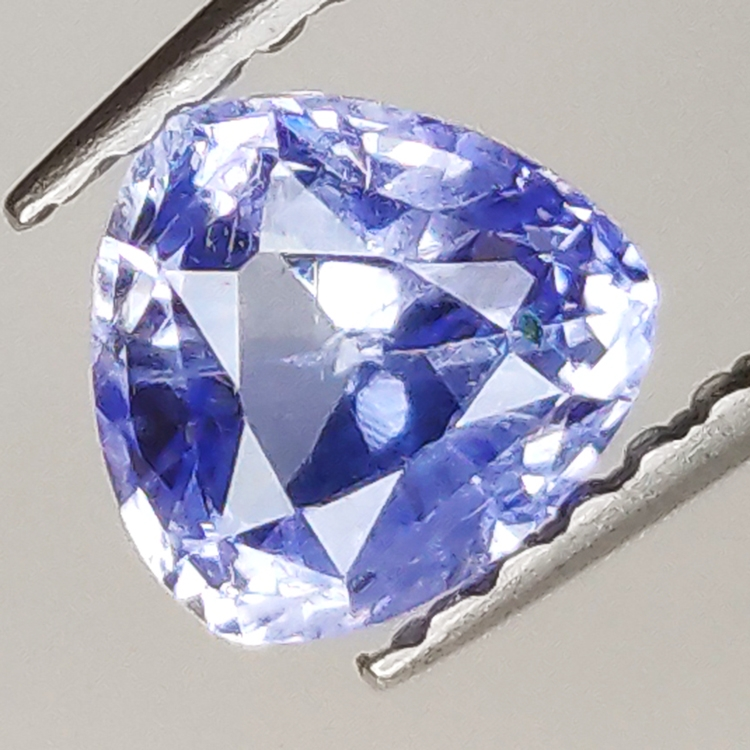 1,07ct Blauer Saphir trilliantschliff 5,7x5,4mm