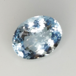 2.24ct Aigue-marine coupe ovale 10.1x7.9mm