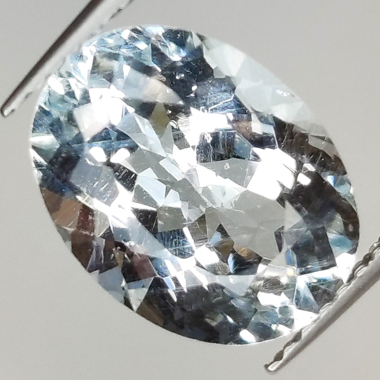 3.58ct Aigue-marine cuope ovale 11.8x8.8mm