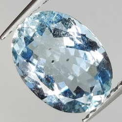 1.81ct Aguamarina talla oval 9.8x7.1mm