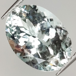 4.31ct Acquamarina taglio ovale 12.6x9.3mm