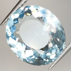 4.77ct Acquamarina taglio ovale 12.2x10.7mm