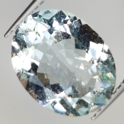 4,39ct Aquamarin ovalschliff 13,4x10,4mm