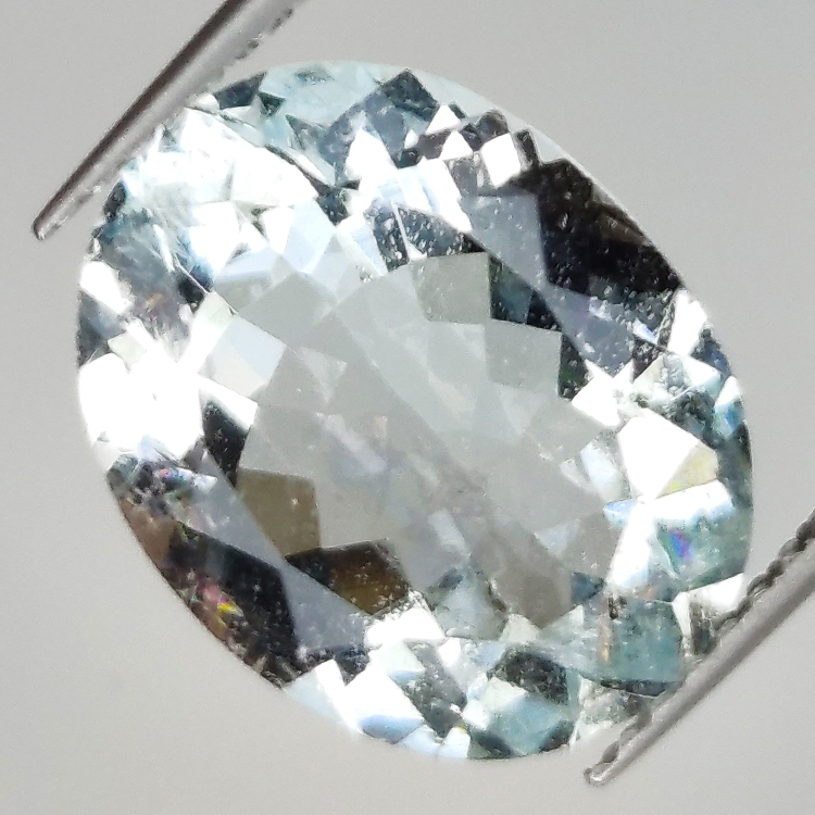 4.39ct Acquamarina taglio ovale 13.4x10.4mm