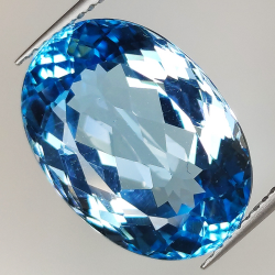 14.33ct Topazio Blu taglio ovale 17.7x12.4mm