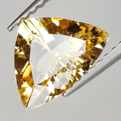 1.64ct Champagne Topaz trilliant cut 9.4x7.1mm