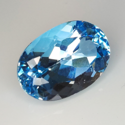 15.57ct Topazio Blu taglio ovale 17.7x12.4mm