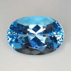 15.57ct Topaze Bleue coupe ovale 17.7x12.4mm