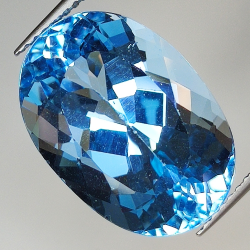 15.57ct Topazio Blu taglio ovale 17.7x12.4mm