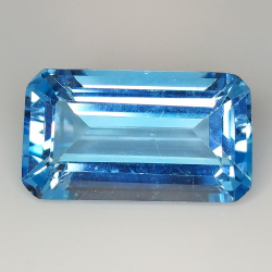 23.65ct Topacio Azul talla esmeralda 22.4x12.8mm