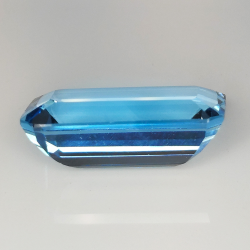 23,65ct Blautopas smaragdschliff 22,4x12,8mm