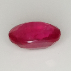 1.38ct Rubis coupe ovale 7.4x5.4mm