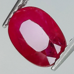 1.11ct Rubino taglio ovale 7.0x4.8mm