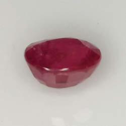 2,24ct Rubin ovalschliff 7,6x6,8mm