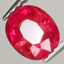 1.15ct Rubino taglio ovale 6.2x5.2mm