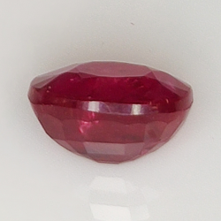 2.16ct Rubis coupe ovale 7.9x6.4mm