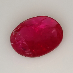 1.95ct Rubis coupe ovale 9.6x7.9mm