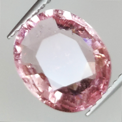 3.61ct Tourmaline Rubélite coupe ovale 11.0x9.0mm