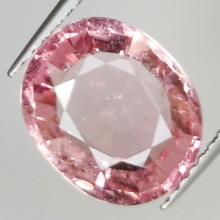 3.61ct Tormalina Rubelite taglio ovale 11.0x9.0mm