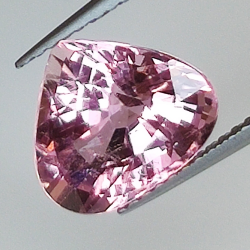 3.17ct Rubellit-Turmalin Birnenschliff 10.5x9.0mm