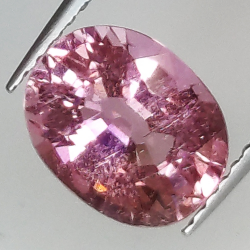 2.50ct Tormalina Rubelite taglio ovale 9.4x7.4mm