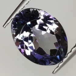 1.81ct Tanzanita talla oval 8.4x6.4mm