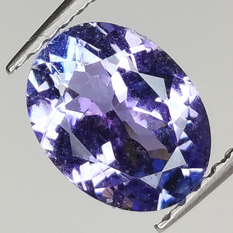 1.53ct Tanzanite coupe ovale 8.5x6.5mm