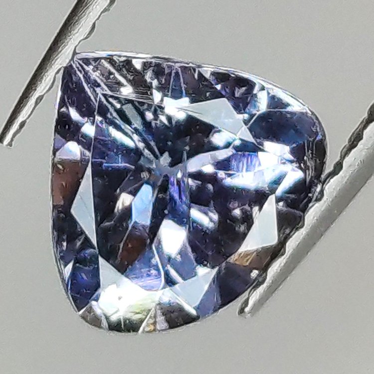 1.26ct Tanzanita talla pera 7.9x7.5mm