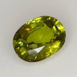 0.71ct Demantoid-Granat ovalerschliff 6.0x4.6mm