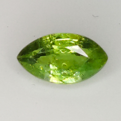 0,75ct Demantoid-Granat marquiseschliff 7,3x4,0mm