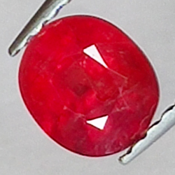 0.89ct Rubino taglio ovale 5.9x5.0mm