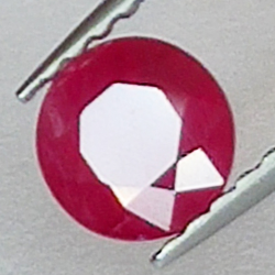 0.66ct Ruby round cut 5.2x5.1mm