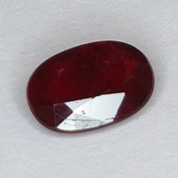 1.45ct Rubis coupe ovale 8.1x5.7mm