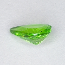 0.85ct Grenat Tsavorite coupe poire 7.3x5.6mm