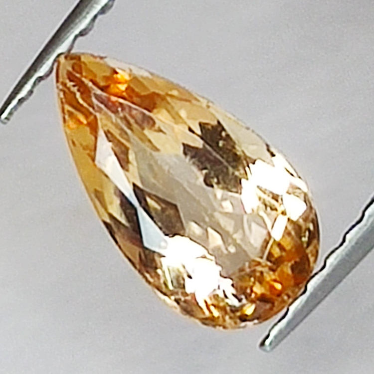 1.29ct Topaze impériale coupe poire 9.4x5.2mm