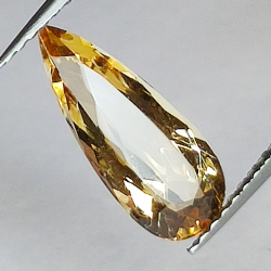 2.27ct Topaze impériale coupe poire 13.5x5.7mm