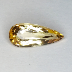 2.27ct Topaze impériale coupe poire 13.5x5.7mm