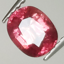 0,96ct Rosa Saphir ovalschliff 6,1x5,1mm